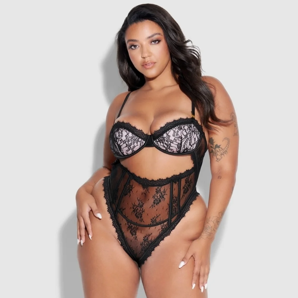 Frederick’s of Hollywood Rosalind Satin & Lace Underwire Teddy Black NWT